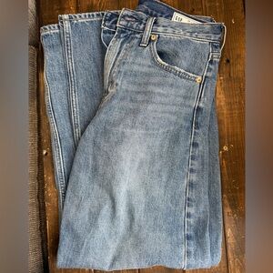 GAP Women’s Barrel High Rise Blue Jeans